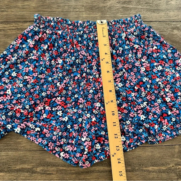 NWT Draper James size Small Pull On Flowy Shorts Blue Spring Whispy Floral New - Picture 5 of 6